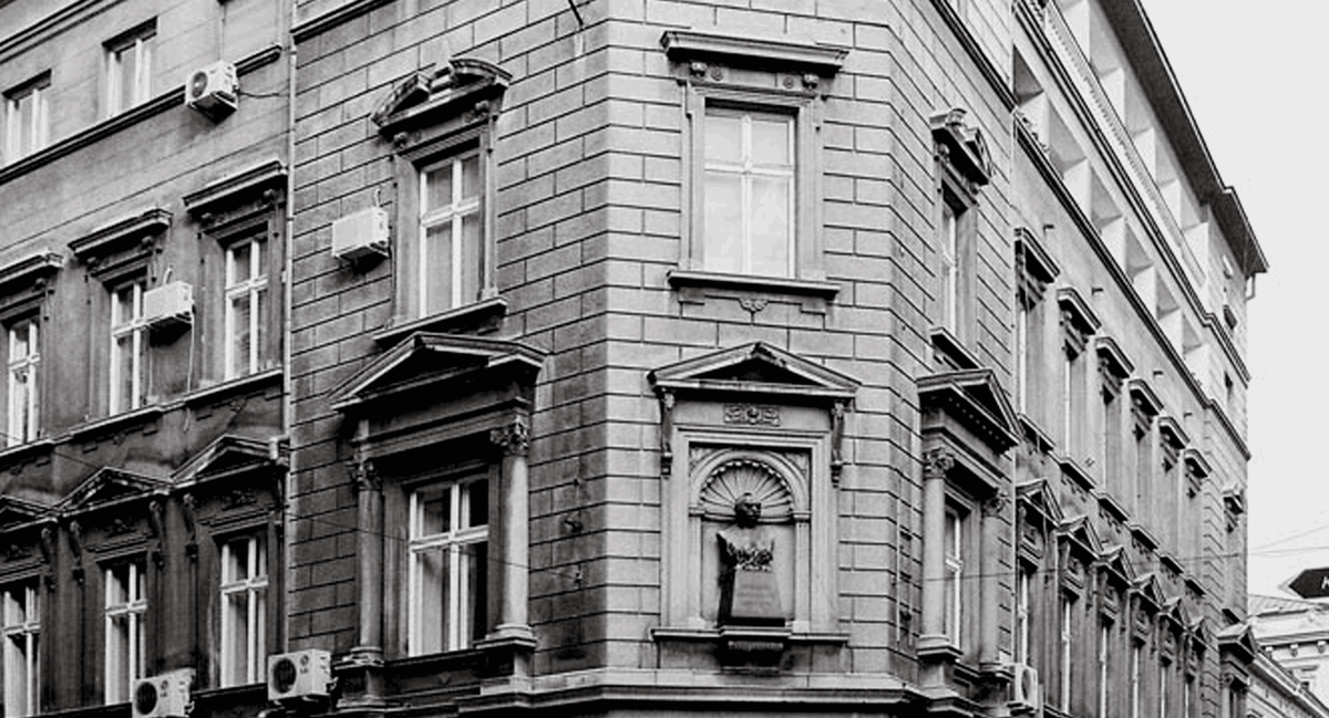 Кнеза Михаила 37 и Вука Караџића 8