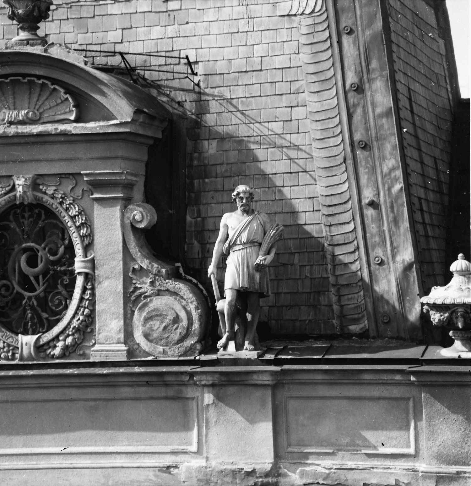 Кнеза Михаила 33 (1993)
Фотографија: Завод за заштиту споменика културе града Београда