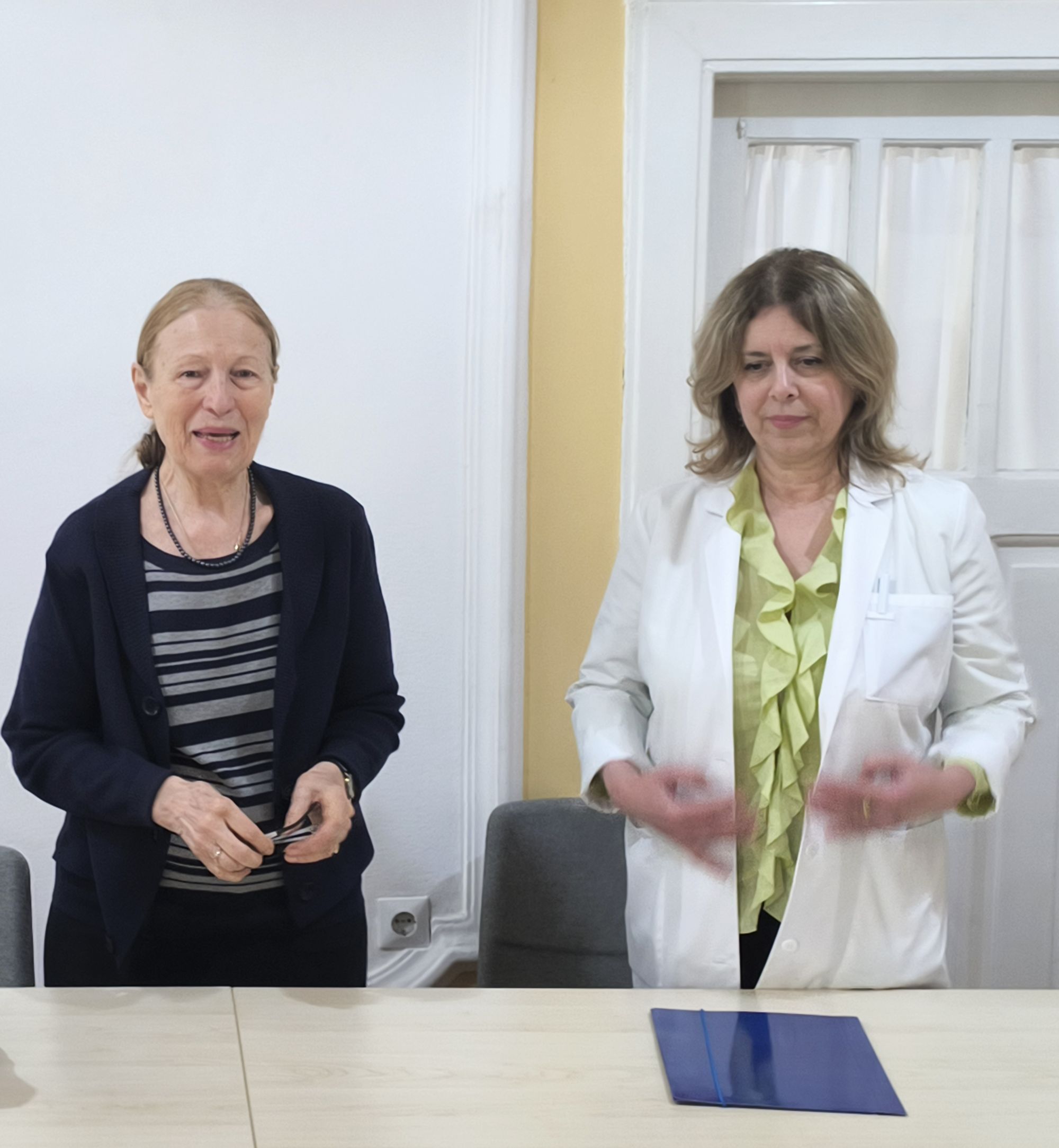 Прим. др Нада Тодоровић, председница Управног одбора Задужбине и прим. др сци. мед. Радмила Милеуснић-Миленовић, в.д. директора Института